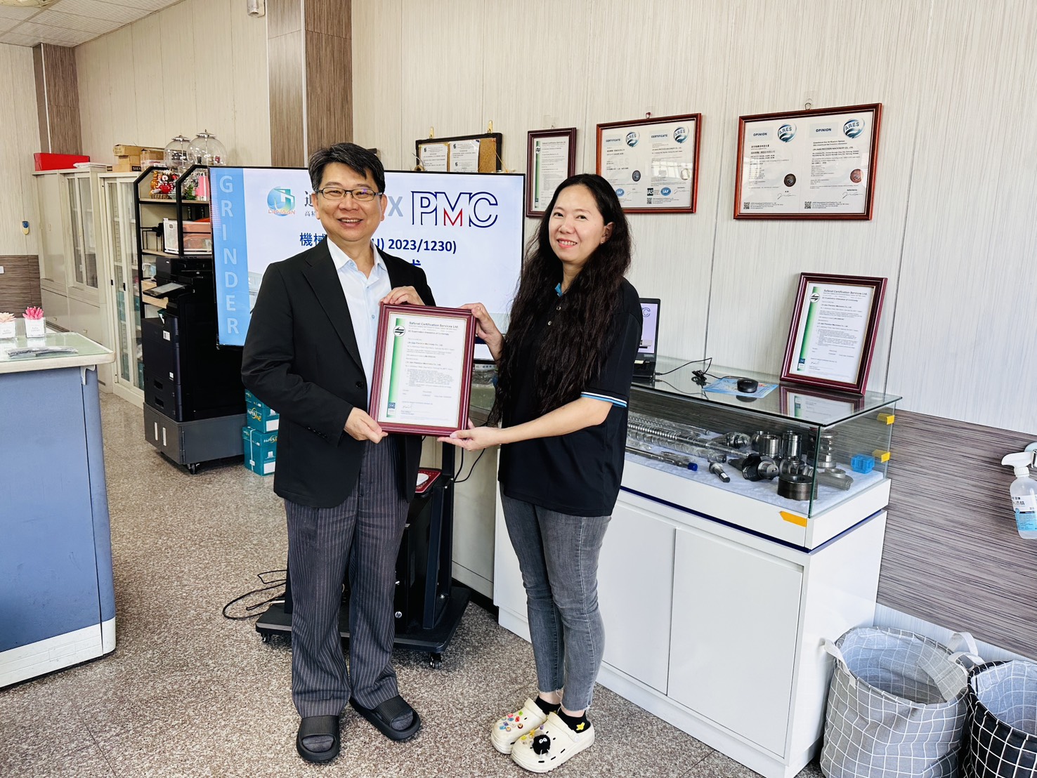 2027歐盟機械法規新制倒數！通展CNC磨床如何率先取得CE雙證書？